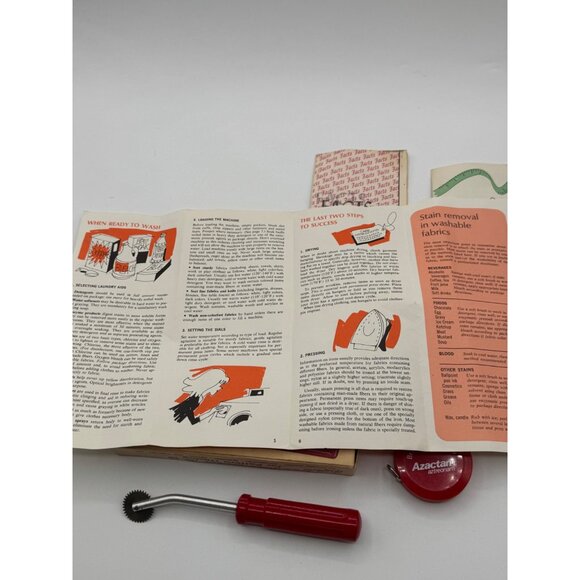 Lot of Vintage Sewing Notions and Fabric Care Pamphlets - Picture 13 of 14